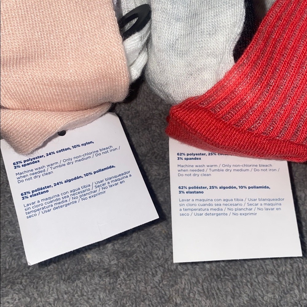 🪿NWT 3 pack of socks, 9 total! - Picture 2 of 2